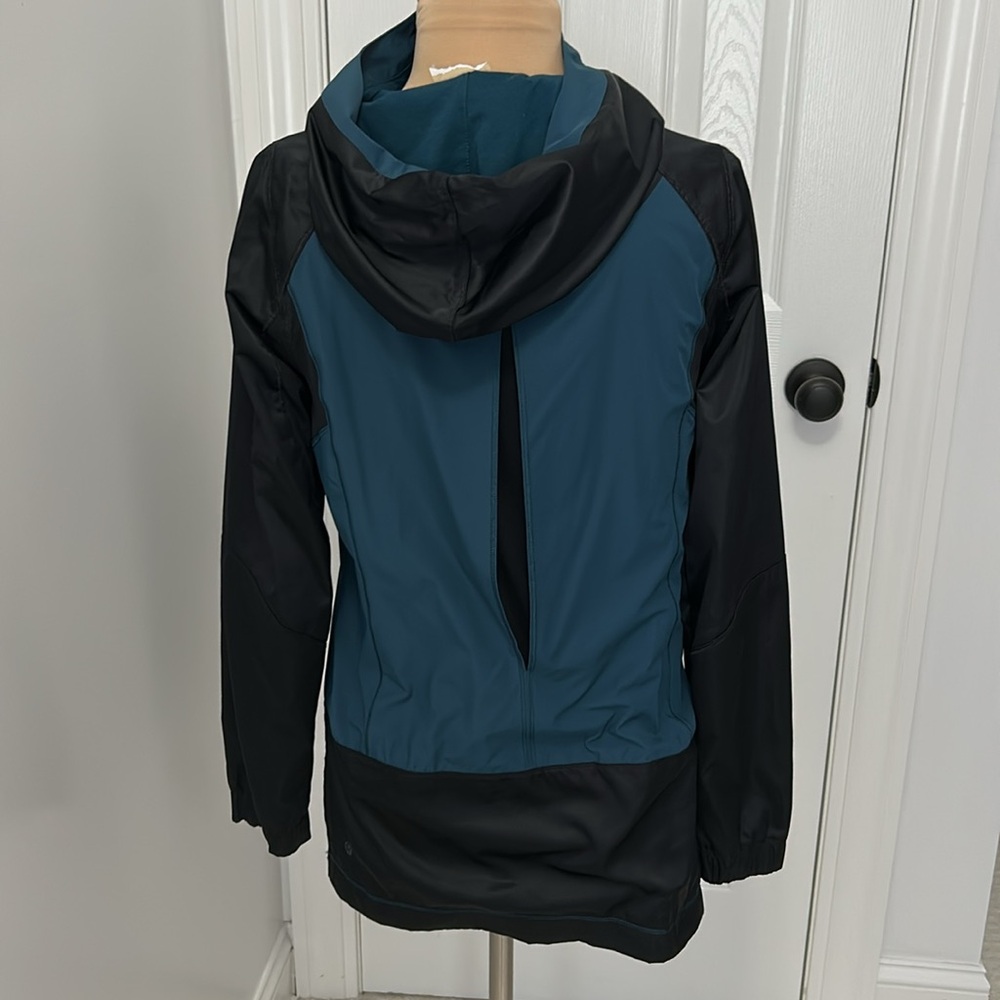 Lululemon Right Round Jacket - Picture 4 of 12